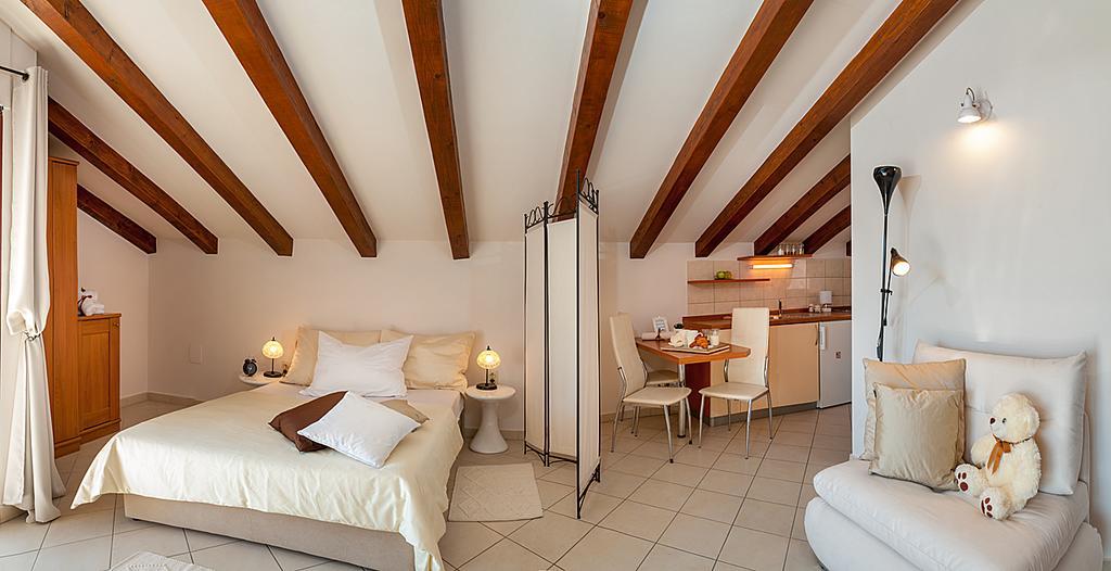 Villa Croatica Apartments Zaboric Buitenkant foto
