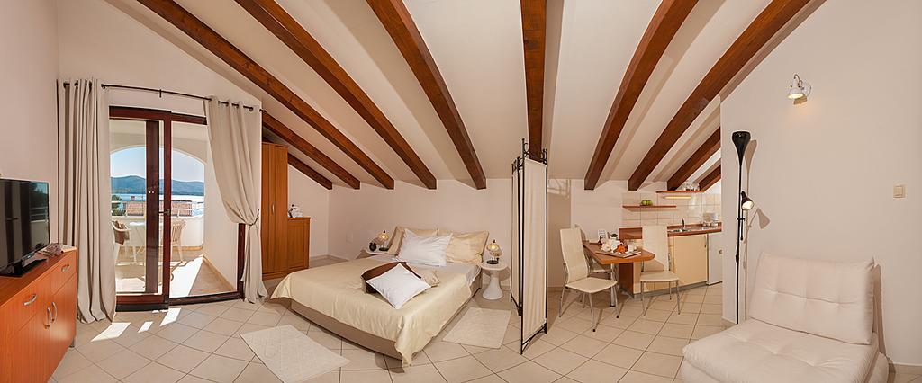 Villa Croatica Apartments Zaboric Buitenkant foto