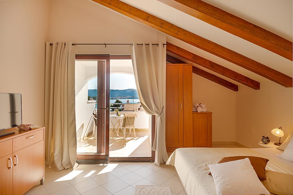 Villa Croatica Apartments Zaboric Buitenkant foto