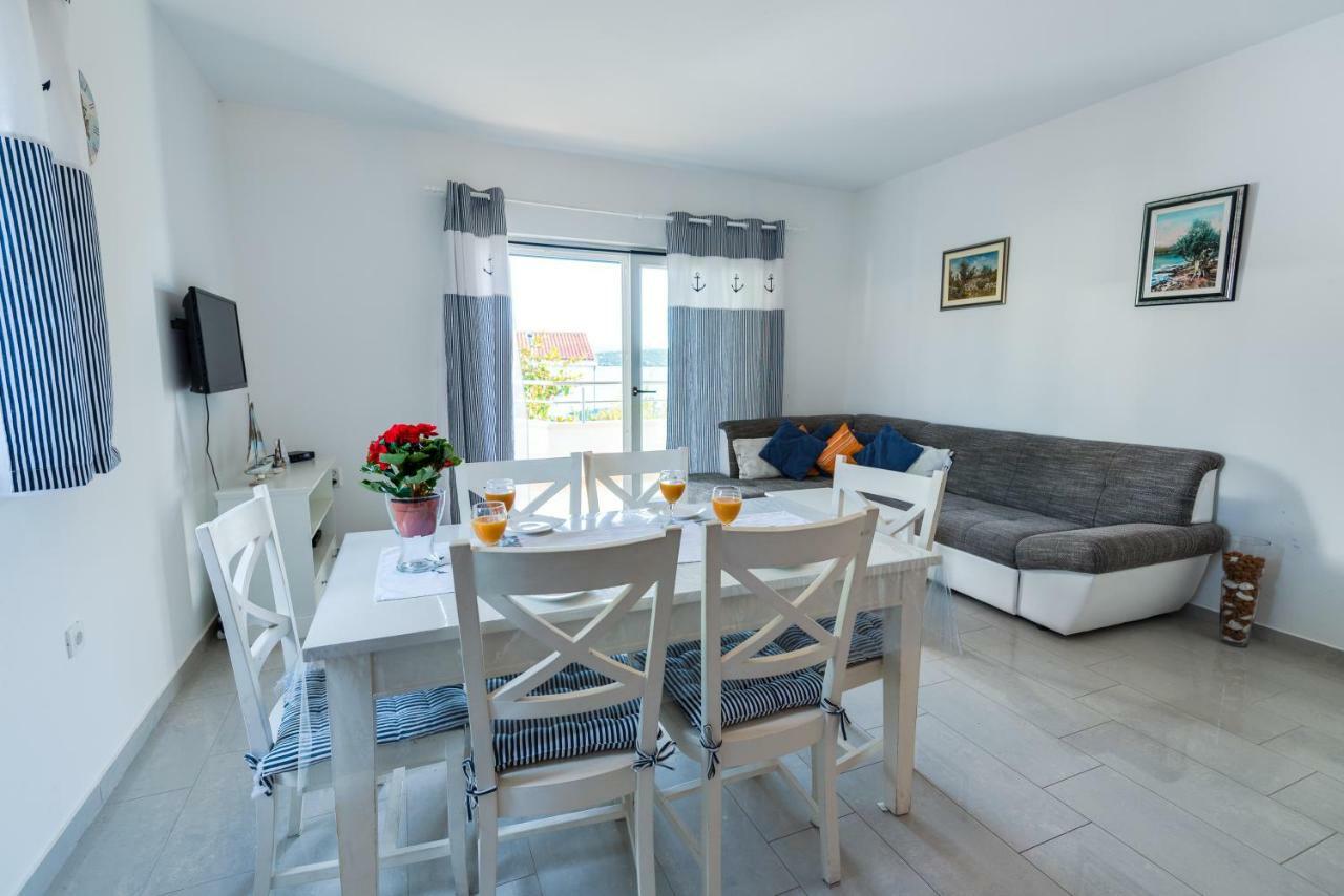 Villa Croatica Apartments Zaboric Buitenkant foto